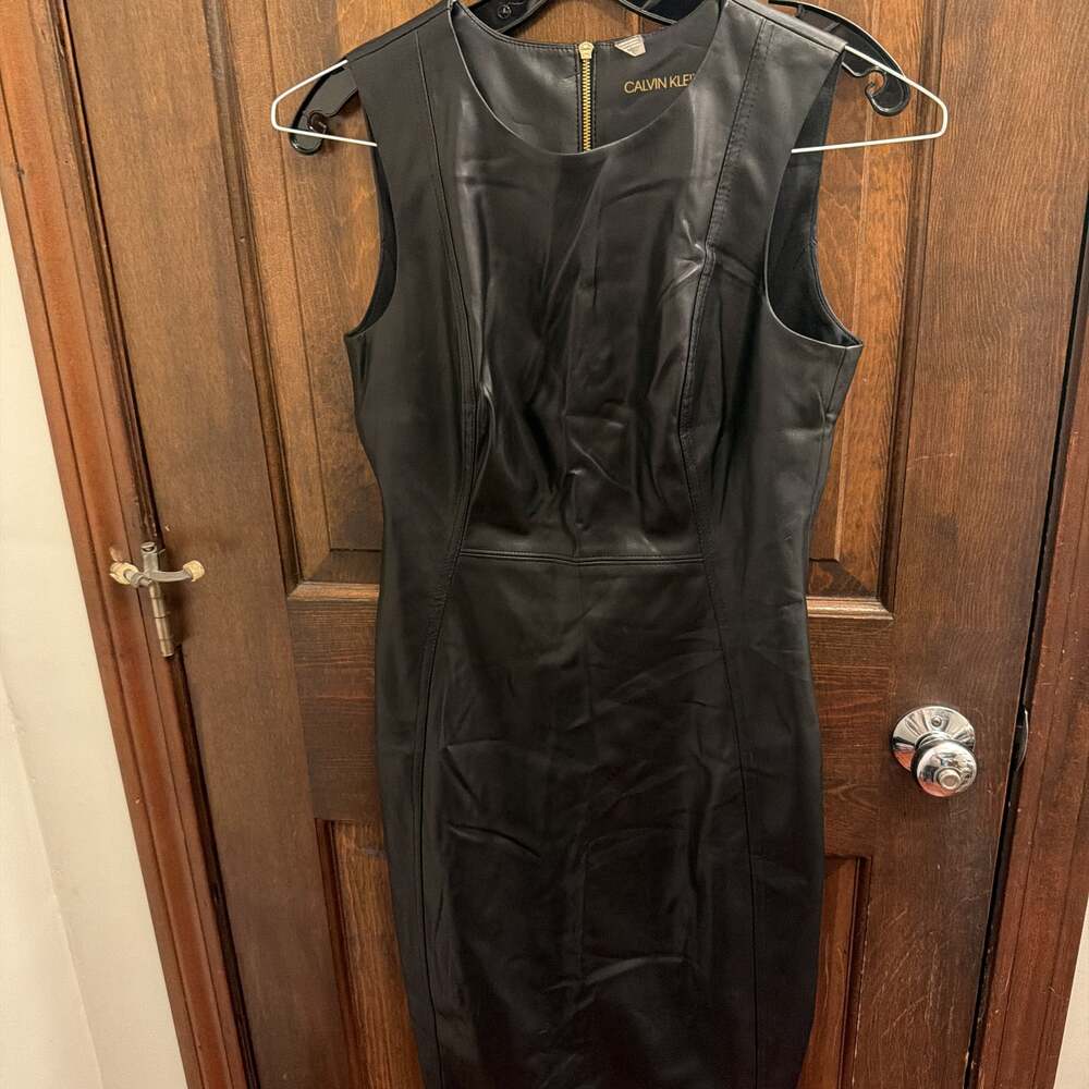 NWOT Calvin Klein Sleeveless Black Faux‎ Leather Sheath Dress with Back Zip. W4